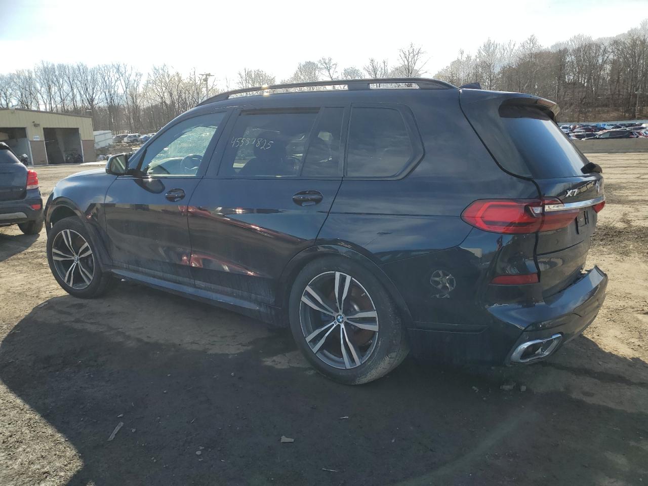 2022 BMW X7 - Image 2