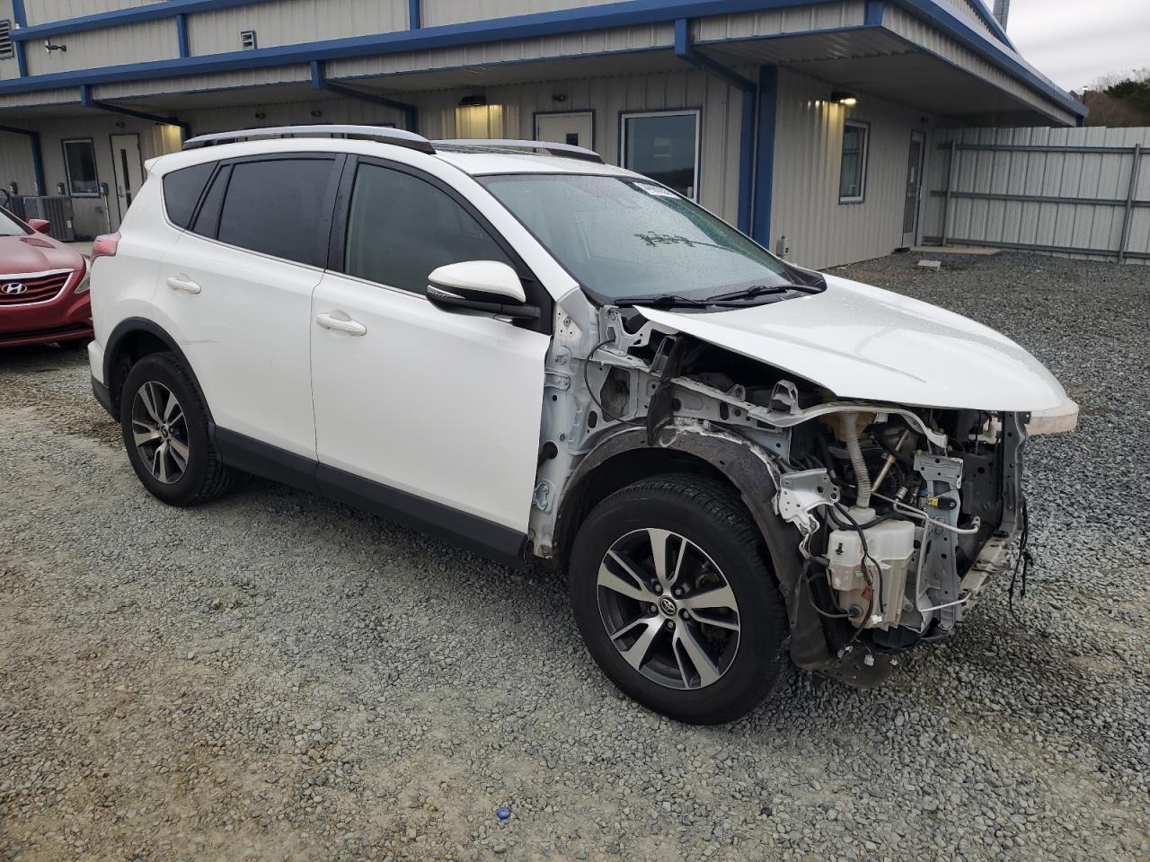 2018 Toyota RAV 4 - Image 4