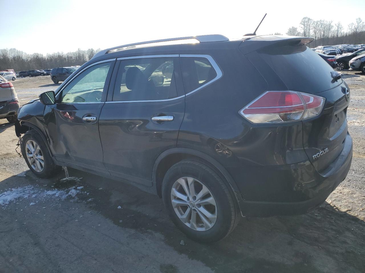 2016 Nissan Rogue - Image 2