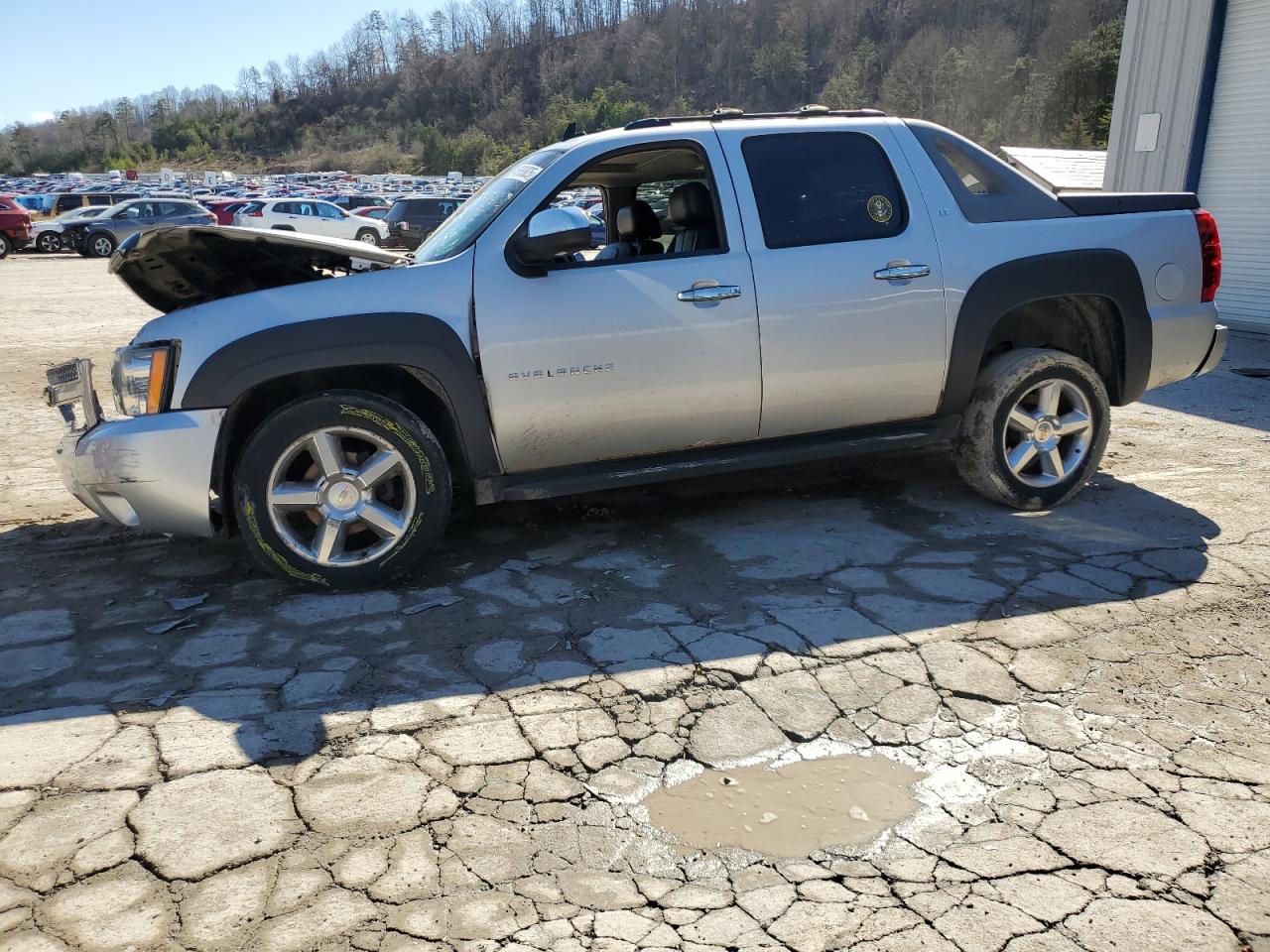 2011 Chevrolet Avalanche - Image 1