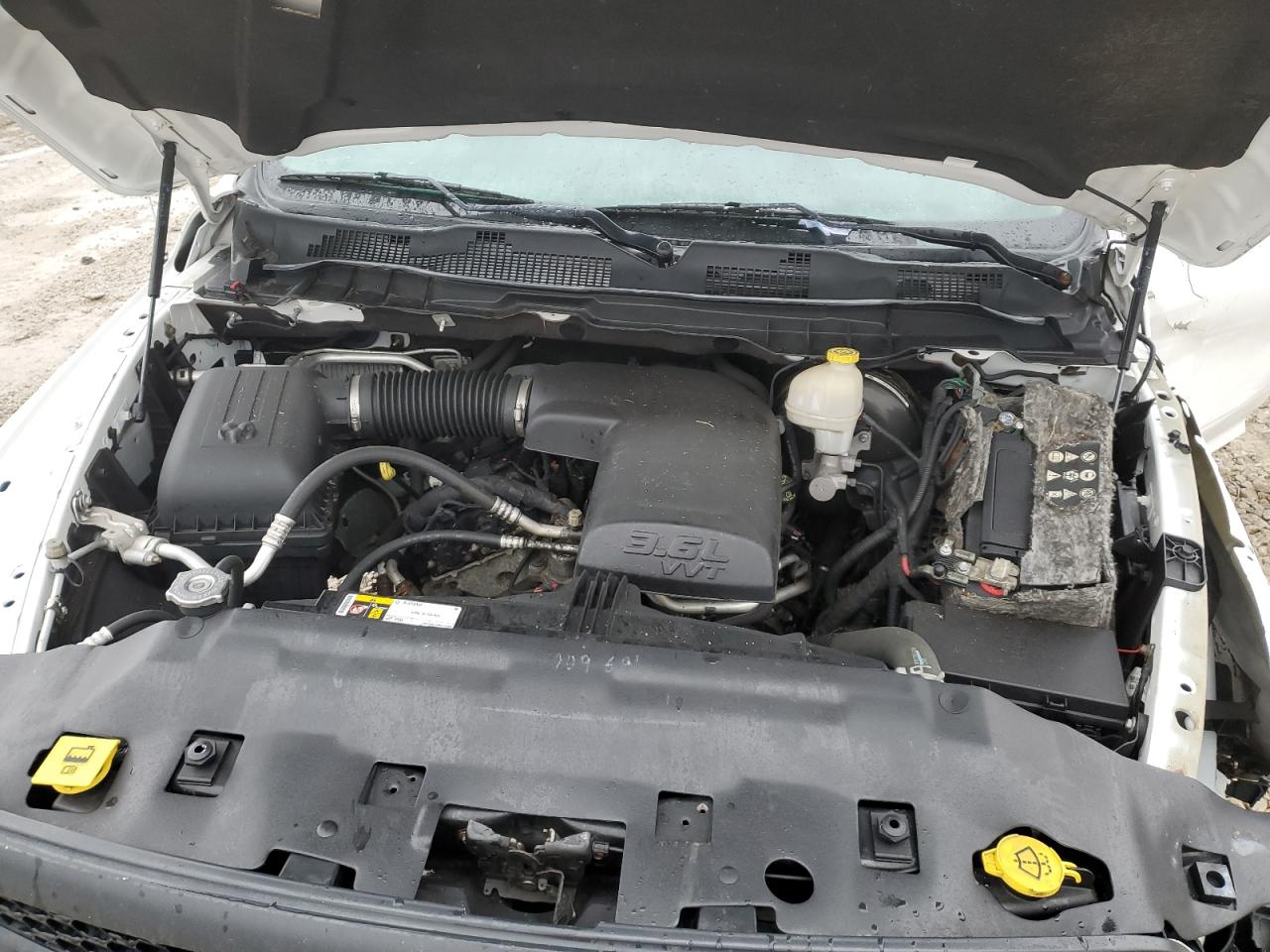 2016 RAM 1500 - Image 12