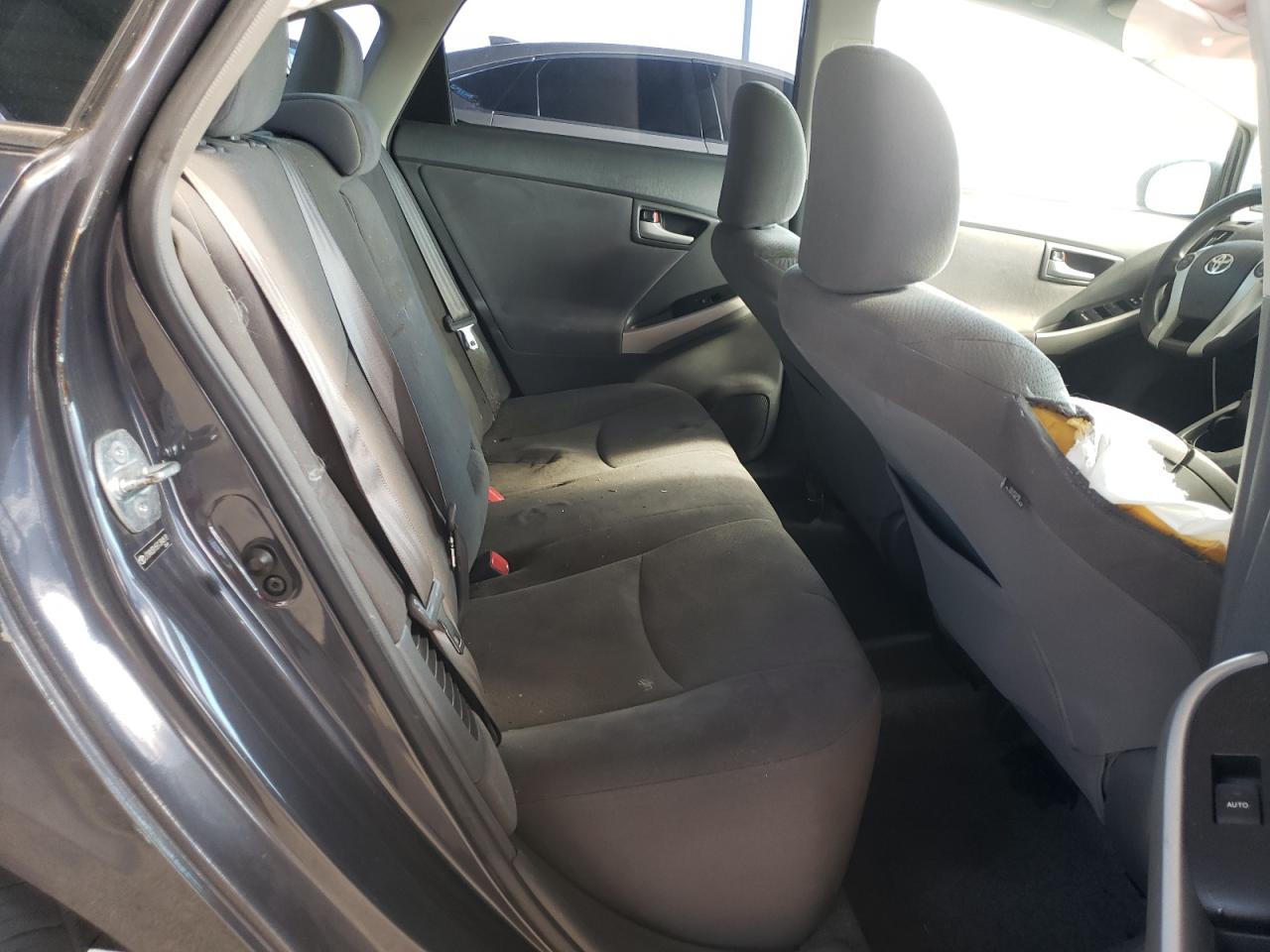 2011 Toyota Prius - Image 11