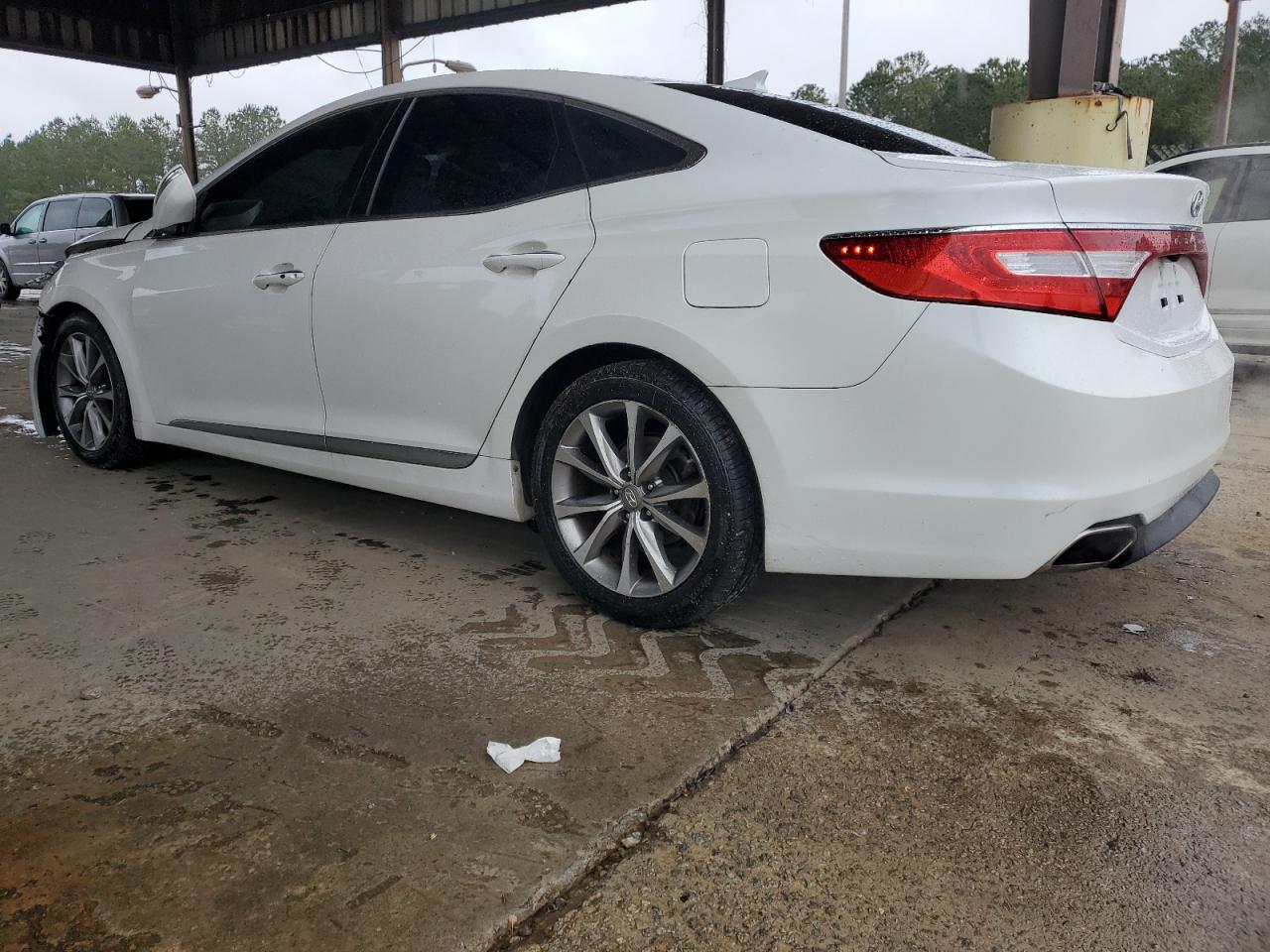 2015 Hyundai Azera - Image 2