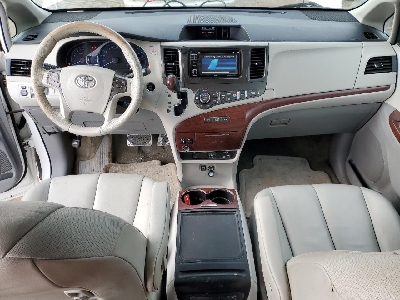 2014 Toyota Sienna - Image 8