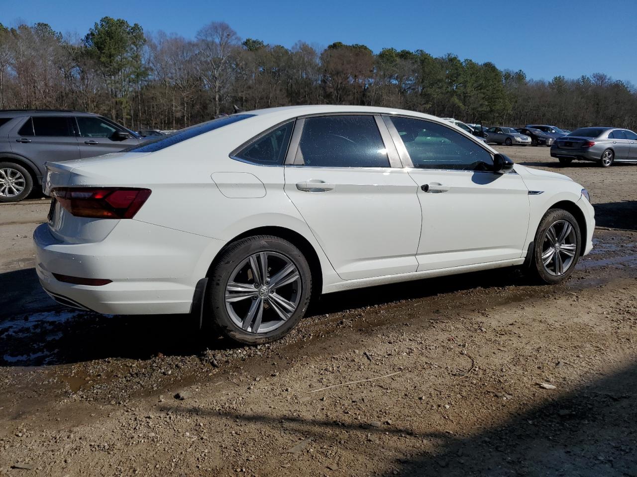 2019 Volkswagen Jetta - Image 3