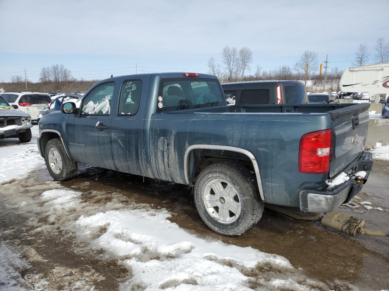 2009 Chevrolet Silverado - Image 2