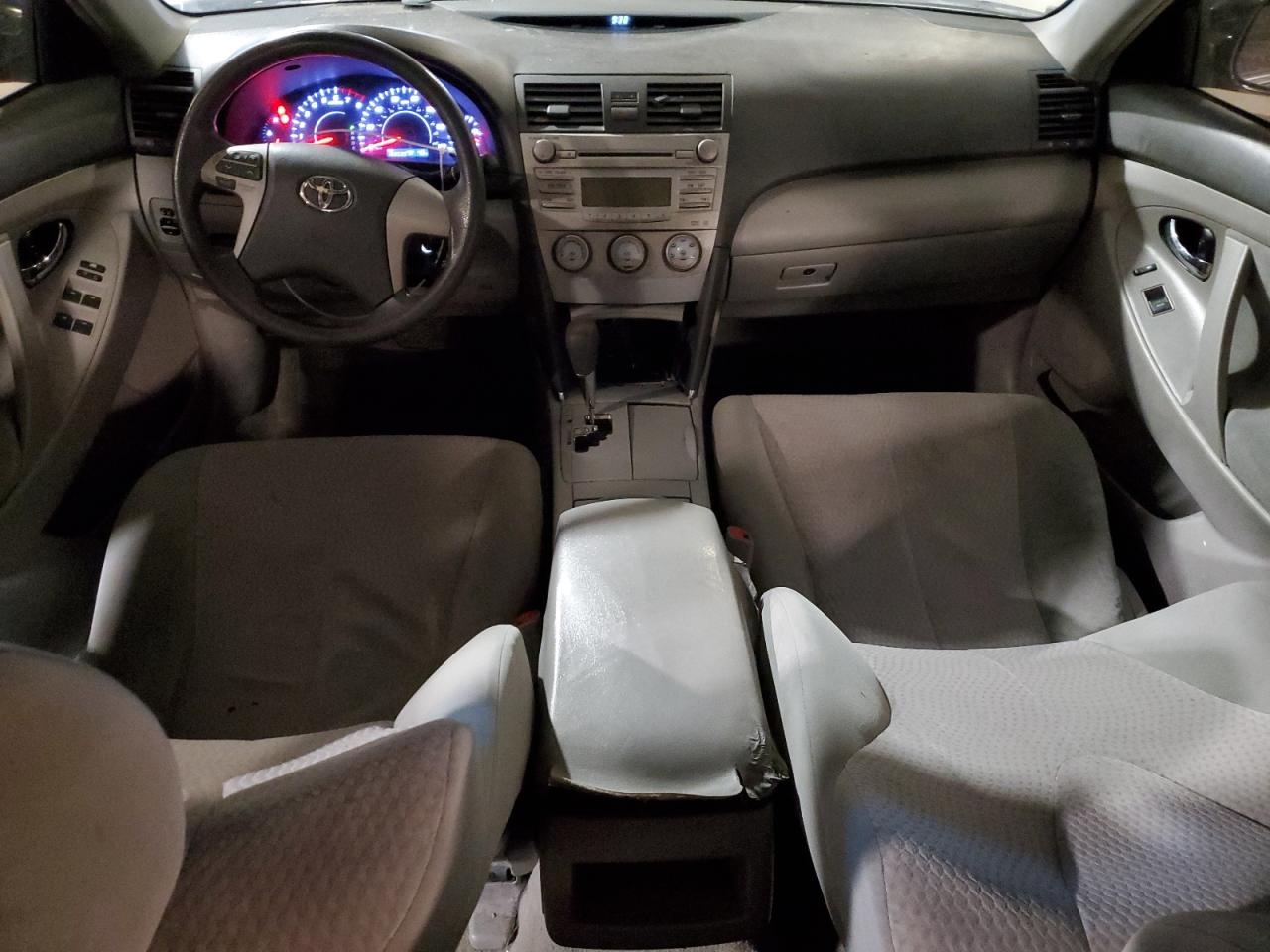2011 Toyota Camry - Image 8