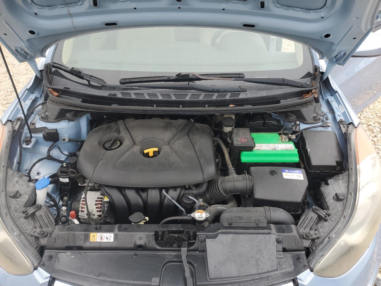 2012 Hyundai Elantra - Image 11