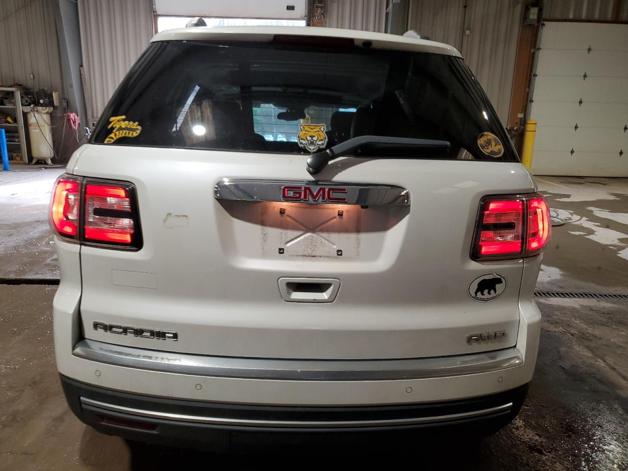2016 GMC Acadia - Image 6