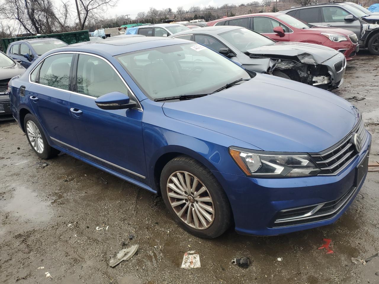 2016 Volkswagen Passat - Image 4