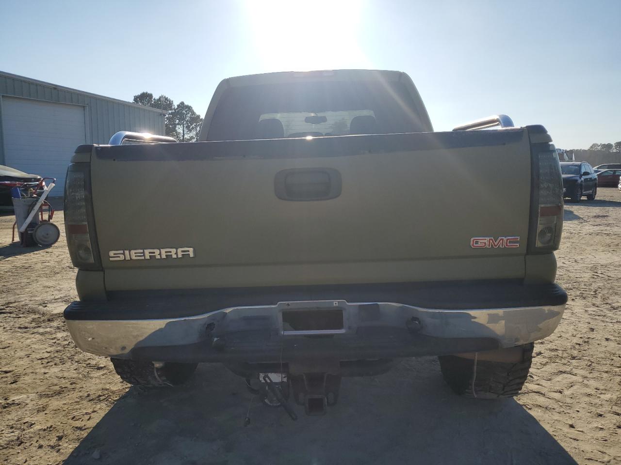 2004 GMC Sierra - Image 6