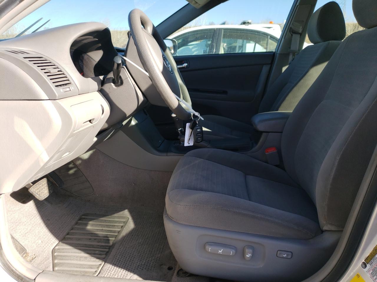 2005 Toyota Camry - Image 7