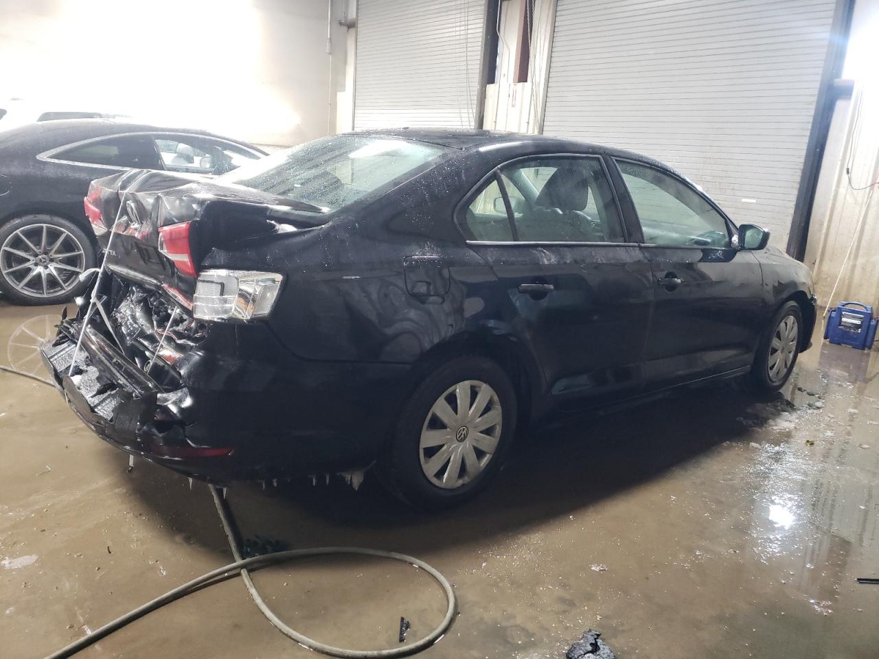 2015 Volkswagen Jetta - Image 3