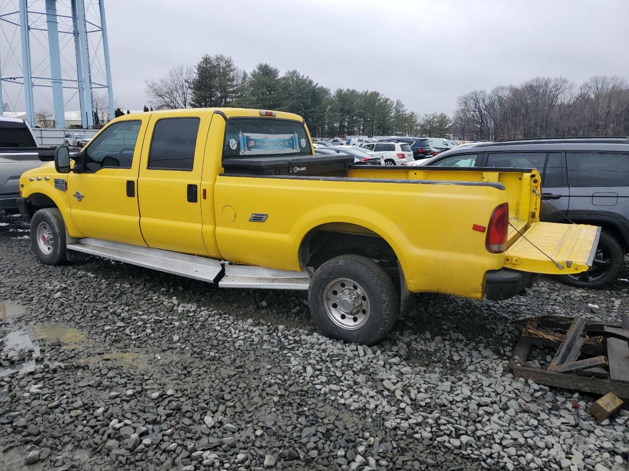2001 Ford F350 - Image 2