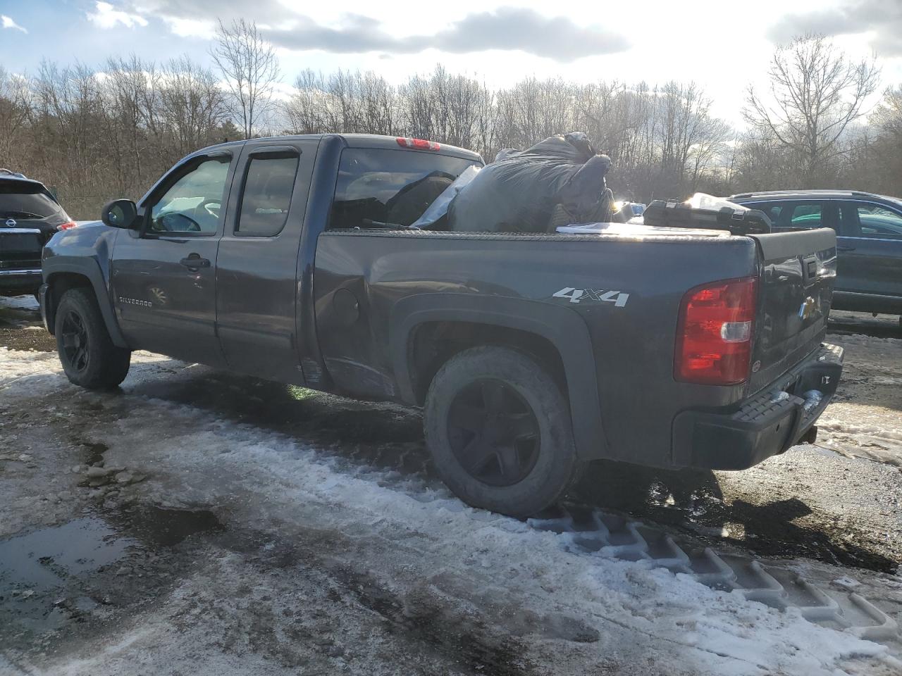 2010 Chevrolet Silverado - Image 2