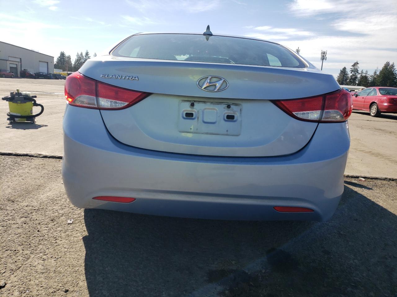 2012 Hyundai Elantra - Image 6