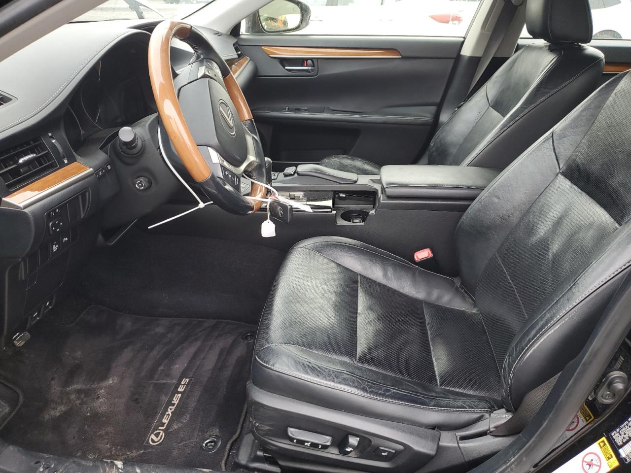 2015 Lexus ES - Image 7