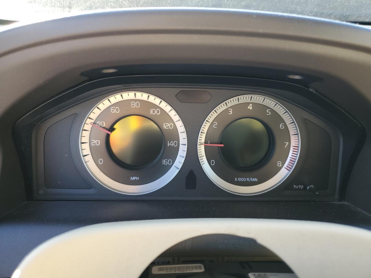 2010 Volvo XC60 - Image 9