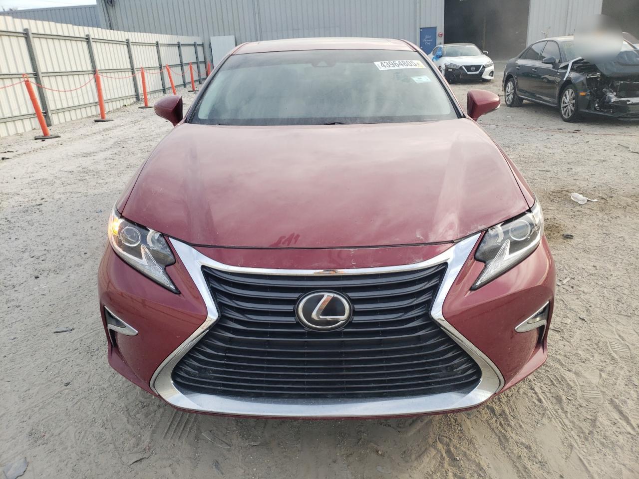 2017 Lexus ES - Image 5
