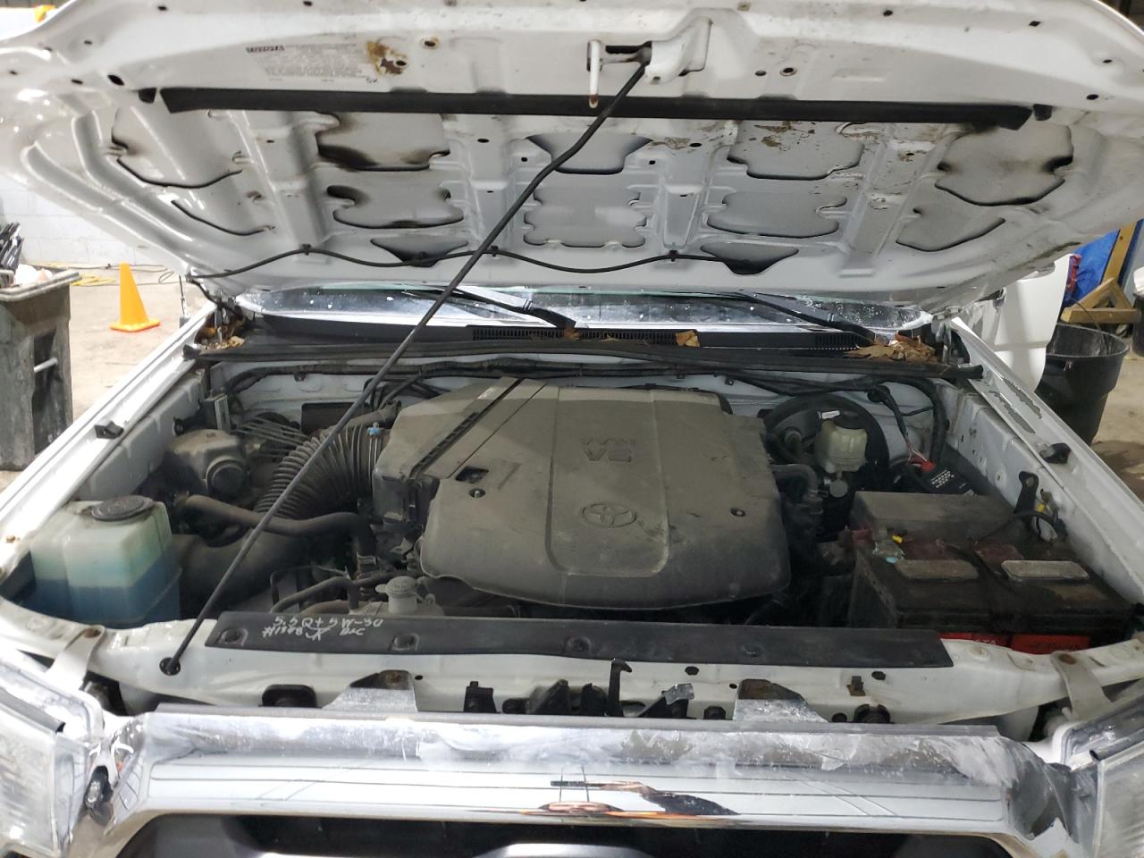 2015 Toyota Tacoma - Image 11