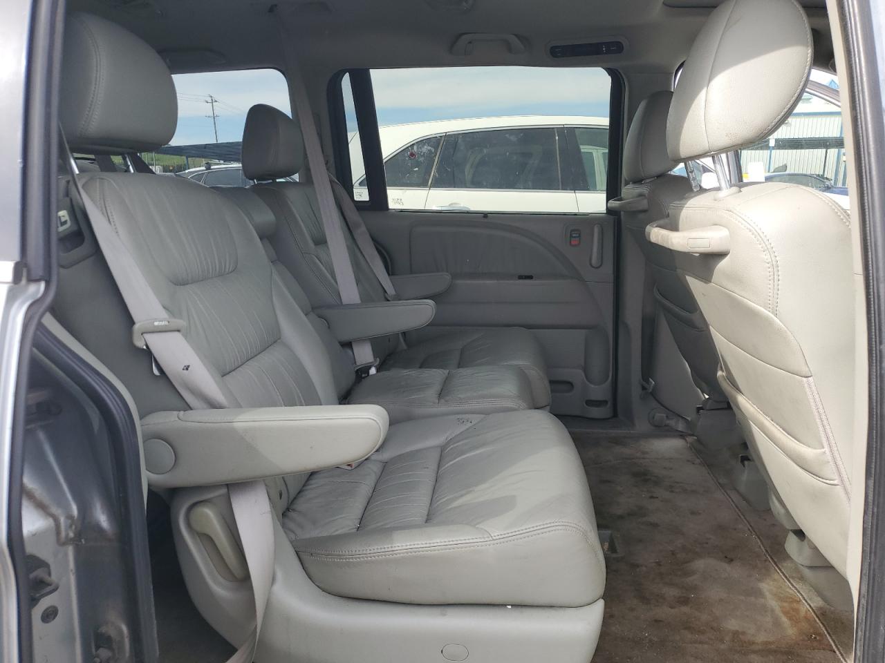 2008 Honda Odyssey - Image 11