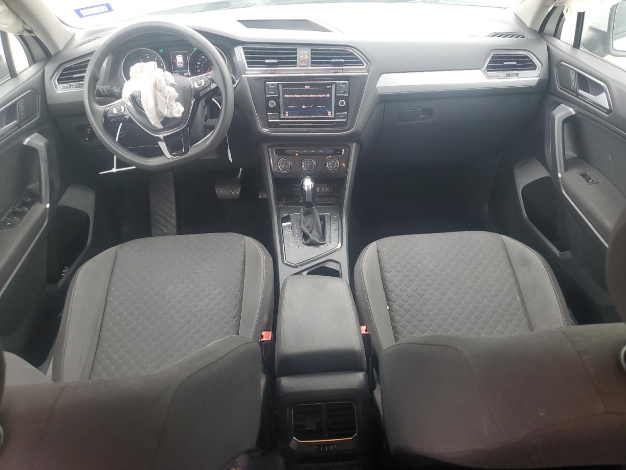 2018 Volkswagen Tiguan - Image 8