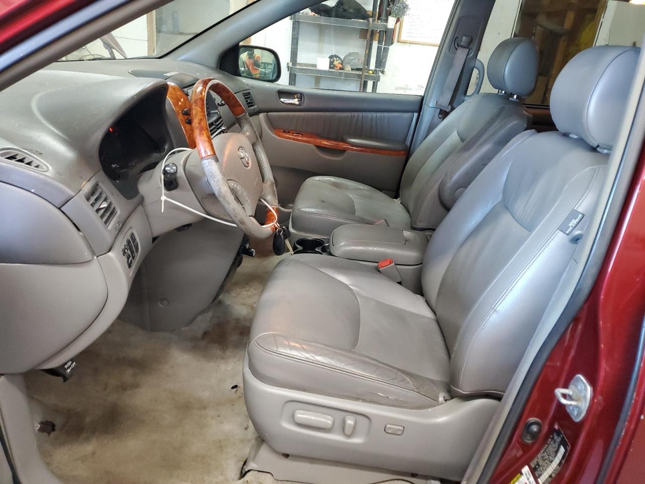 2008 Toyota Sienna - Image 7