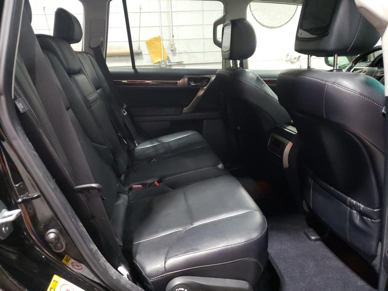 2015 Lexus GX - Image 11
