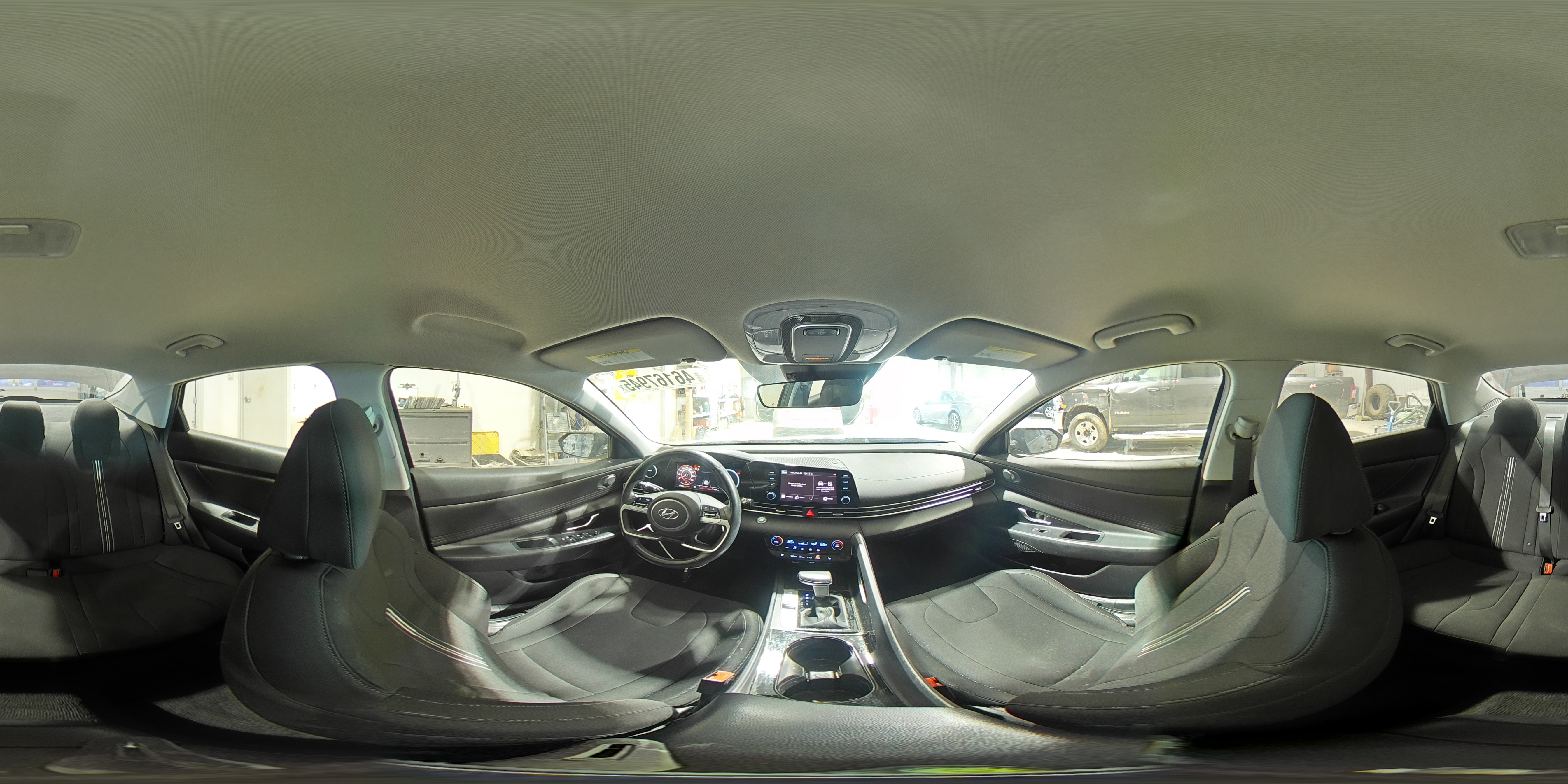 2021 Hyundai Elantra - Image 13
