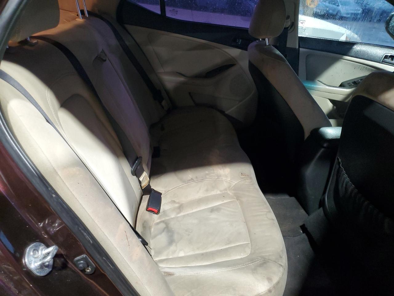 2011 Kia Optima - Image 10