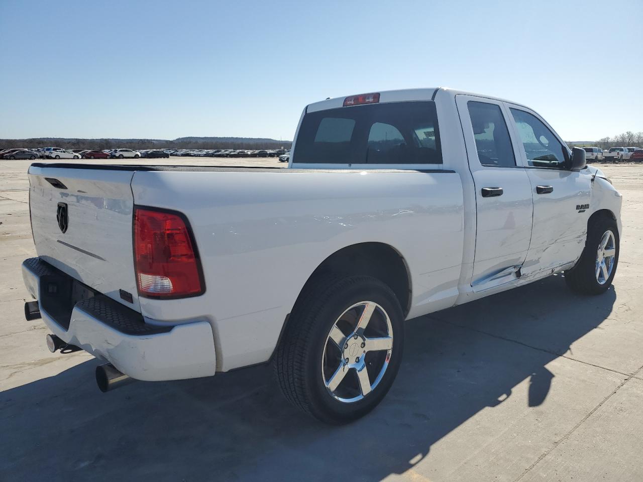 2016 RAM 1500 - Image 3