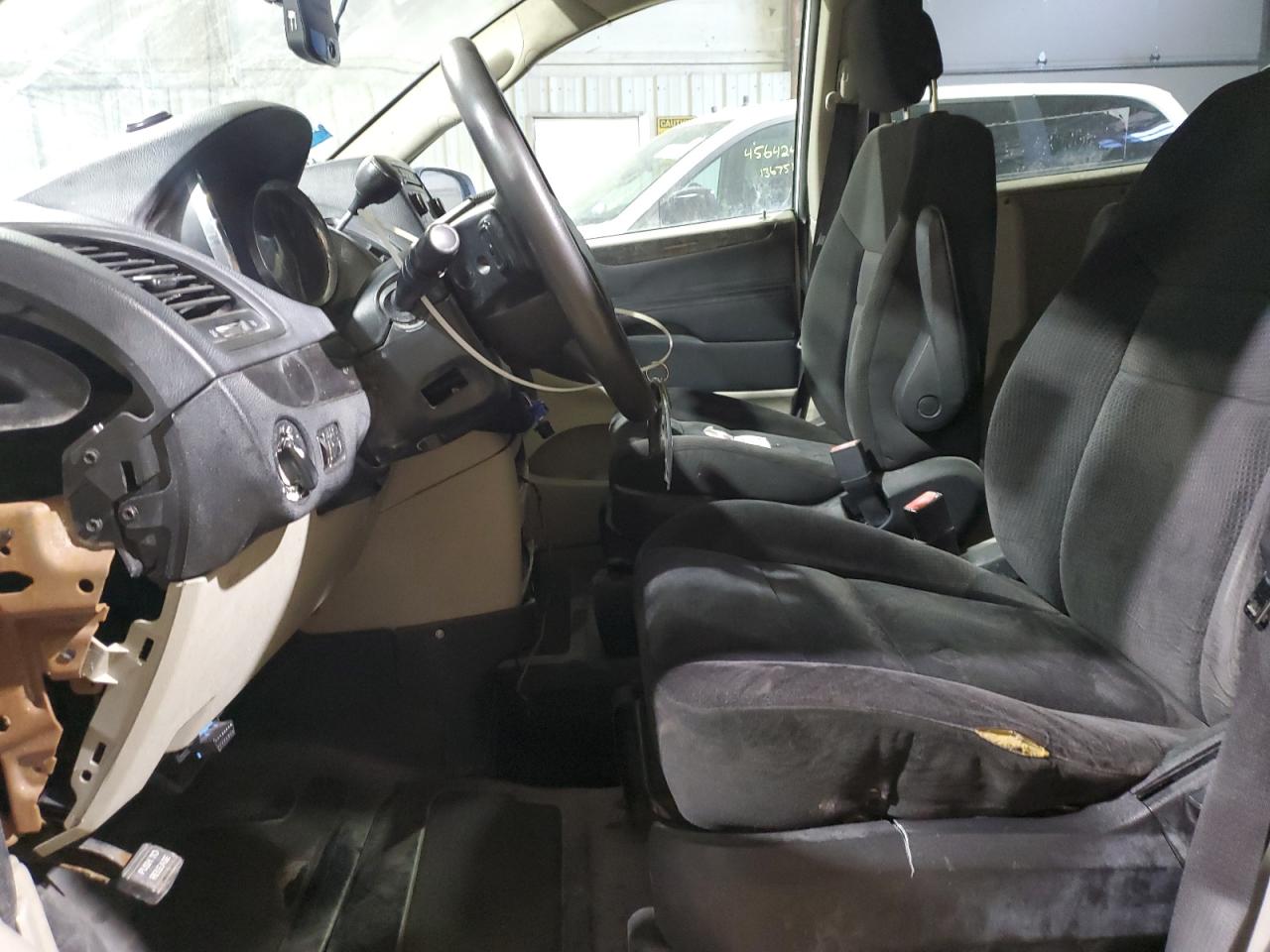 2017 Dodge Caravan - Image 7