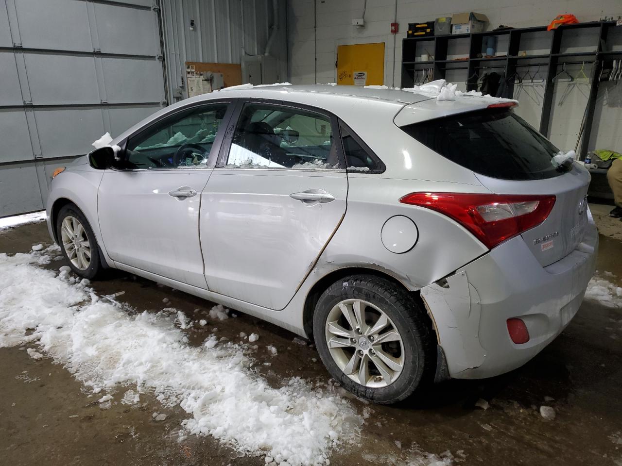 2013 Hyundai Elantra - Image 2