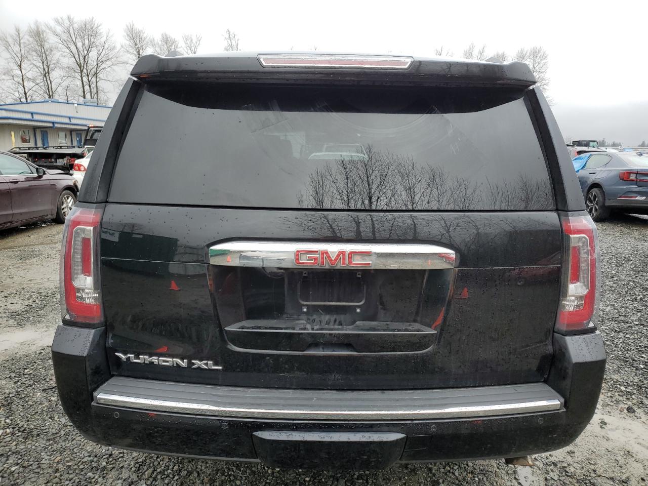 2016 GMC Yukon - Image 6
