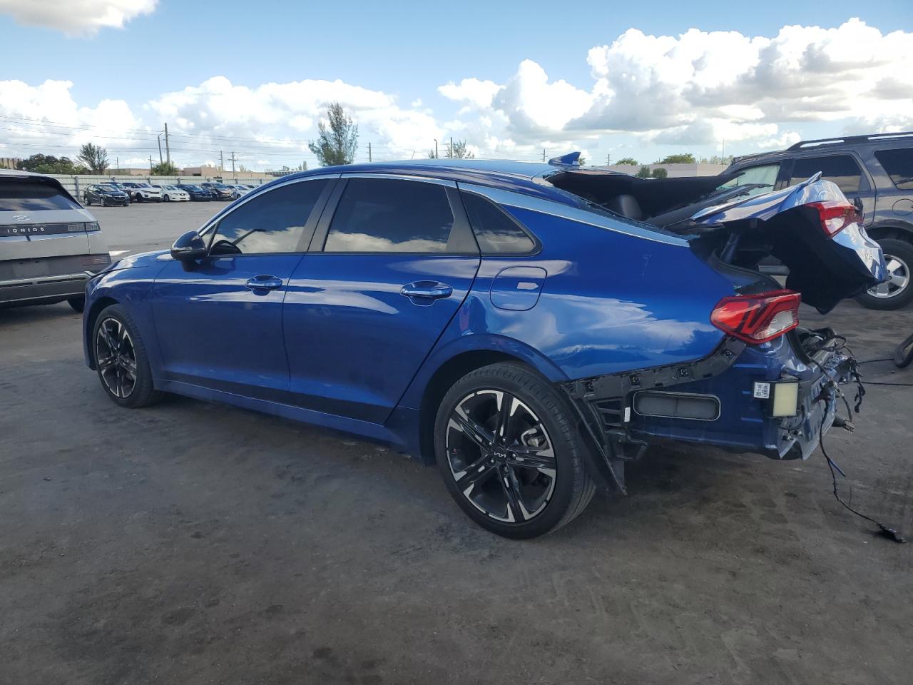 2023 Kia K5 - Image 2