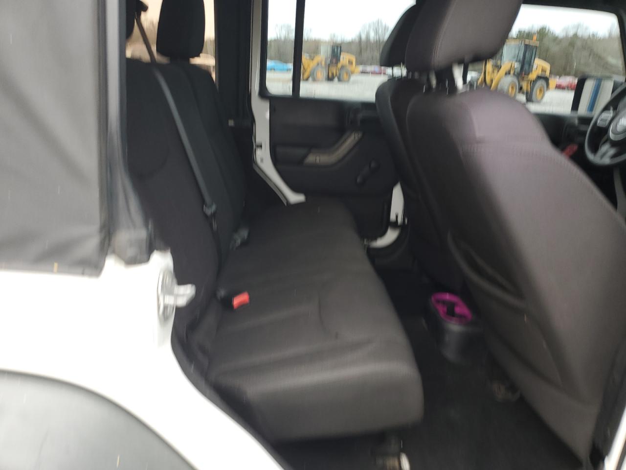 2015 Jeep Wrangler - Image 11