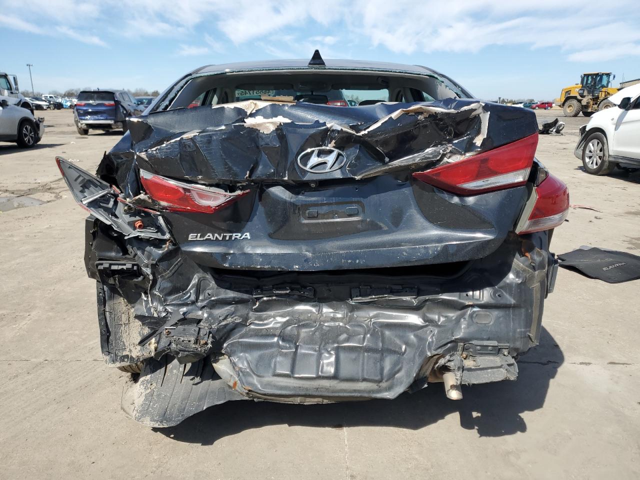 2017 Hyundai Elantra - Image 6