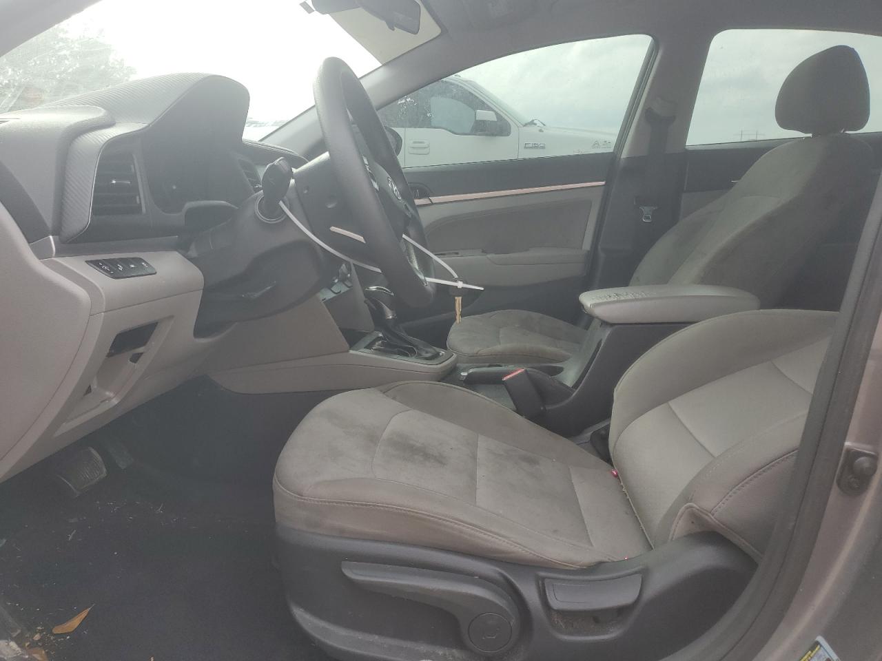 2019 Hyundai Elantra - Image 7