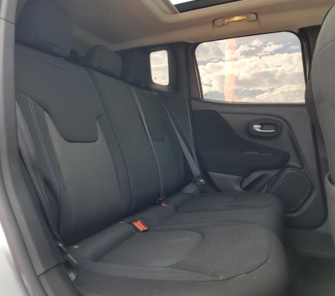 2021 Jeep Renegade - Image 10