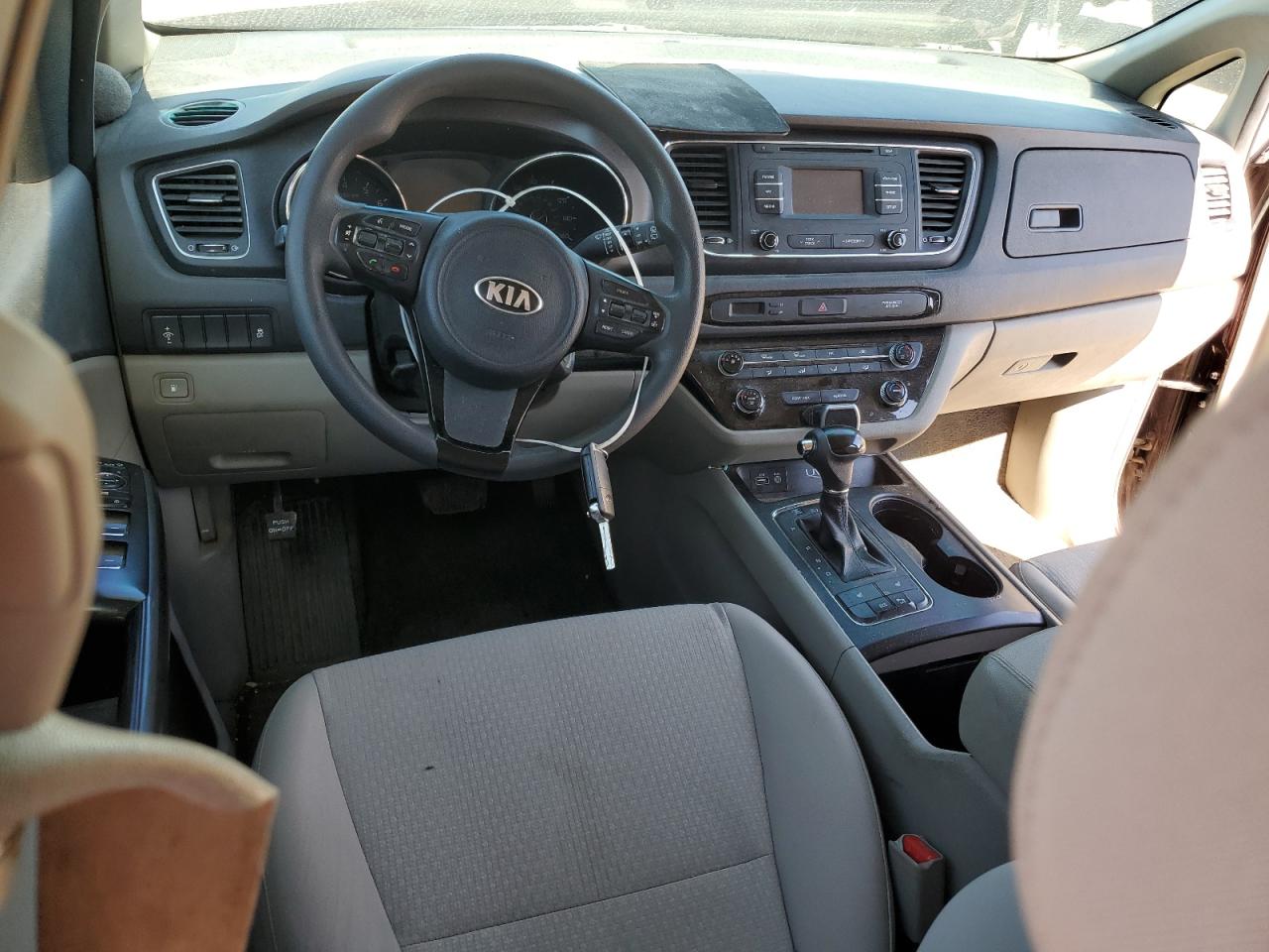 2016 Kia Sedona - Image 8