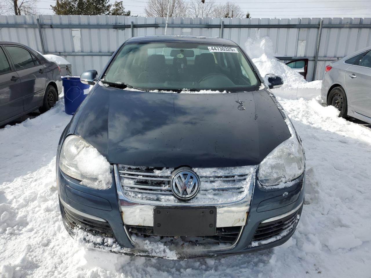 2010 Volkswagen Jetta - Image 5