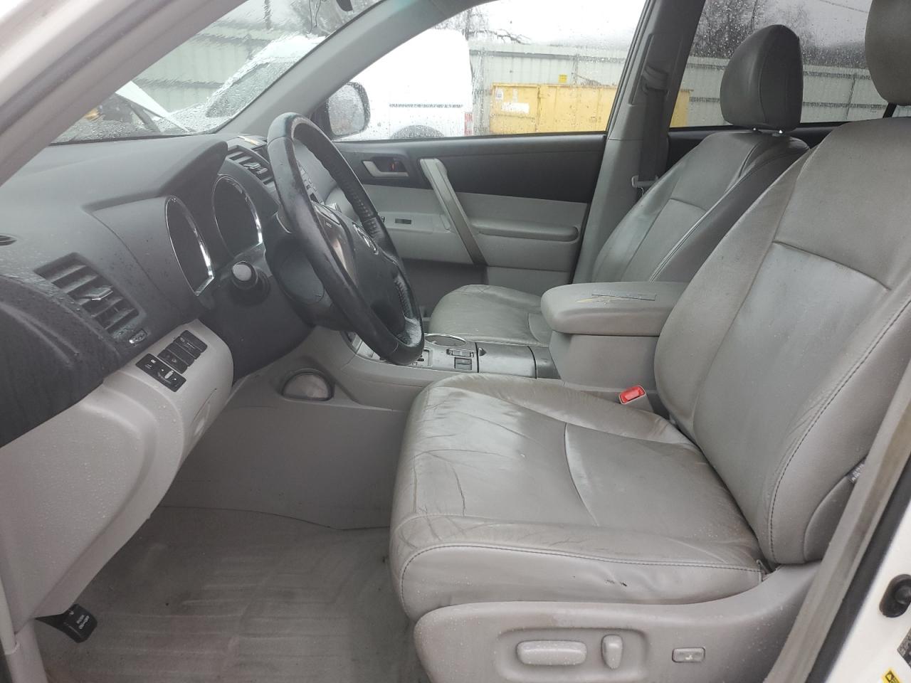 2010 Toyota Highlander - Image 7