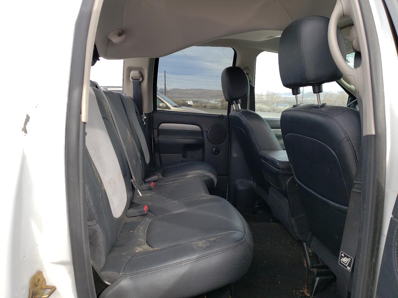 2005 Dodge RAM - Image 11