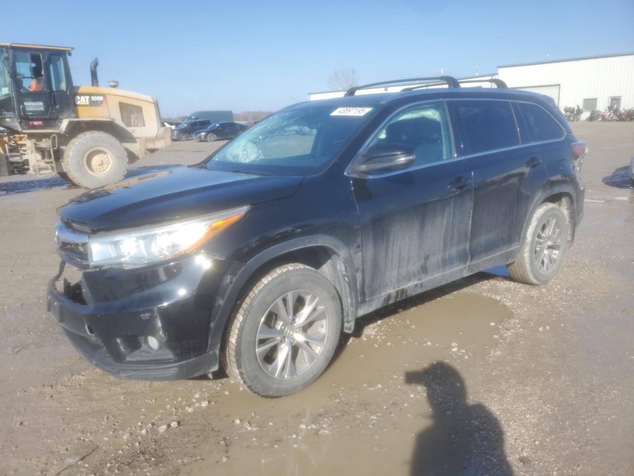 2015 Toyota Highlander - Image 1