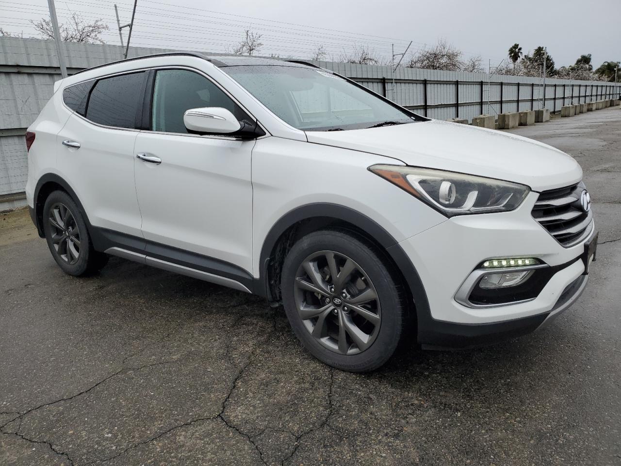 2017 Hyundai Santa Fe - Image 4
