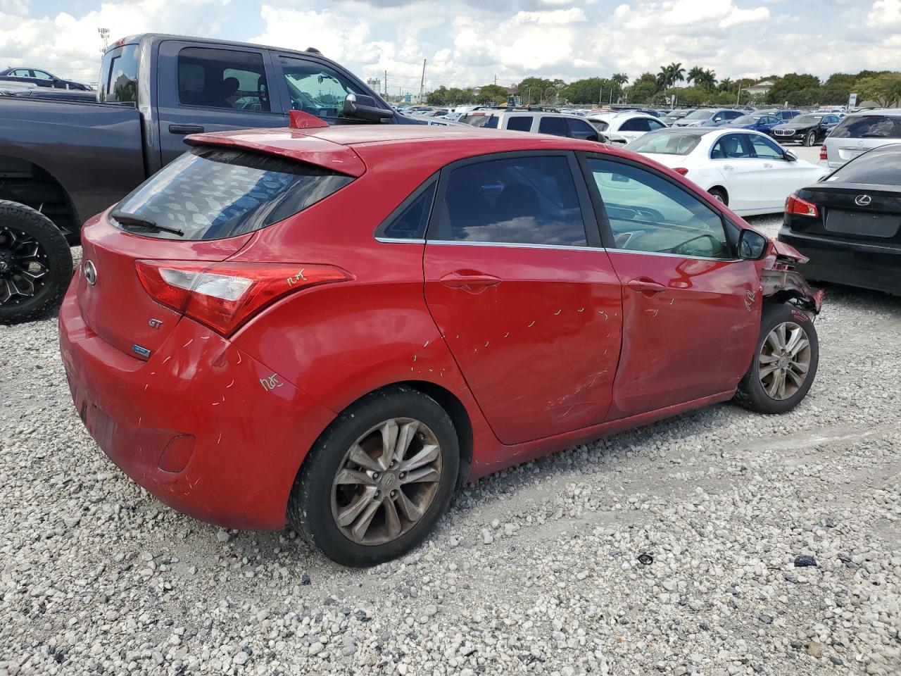 2013 Hyundai Elantra - Image 3