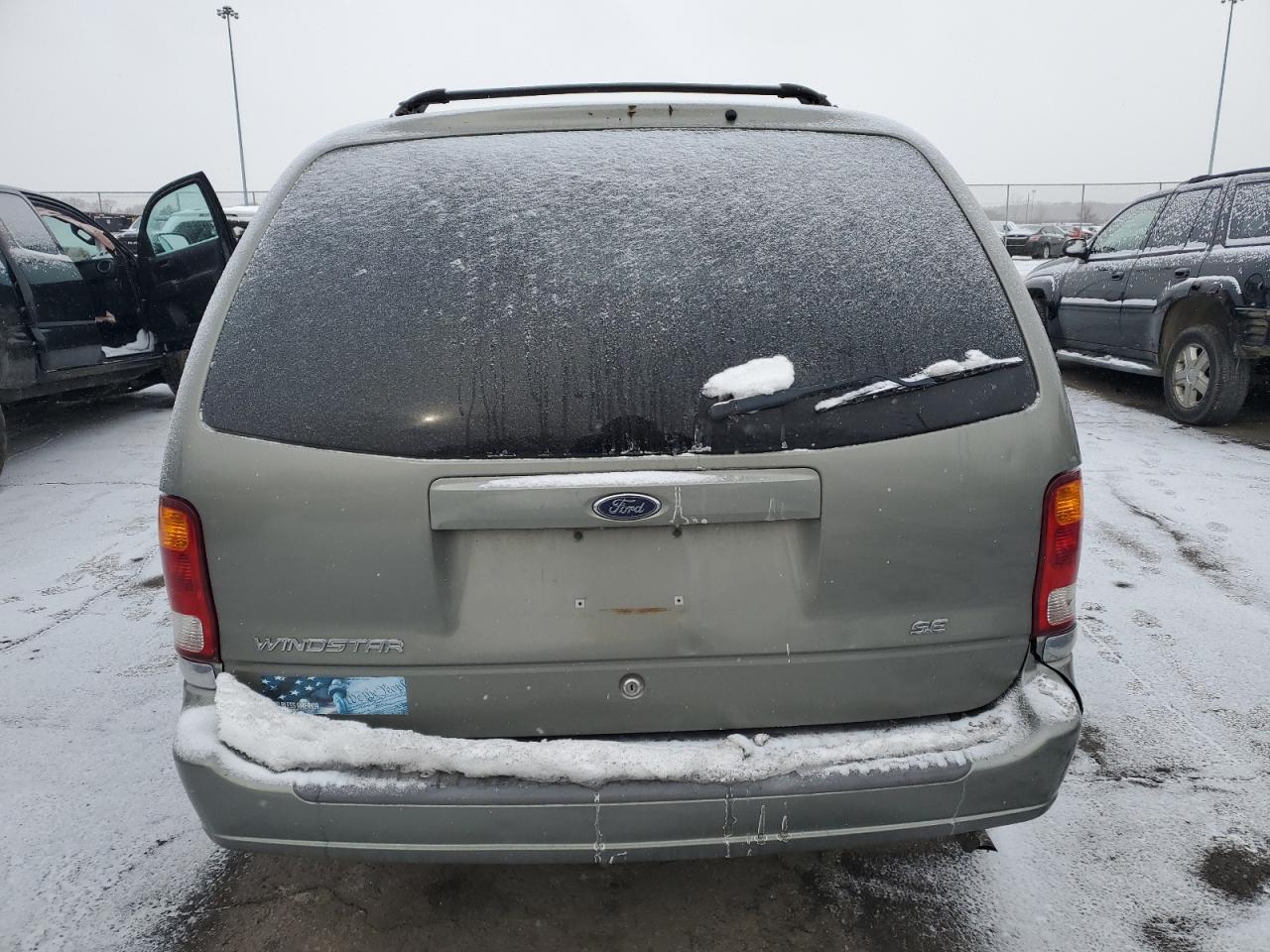 2003 Ford Windstar - Image 6