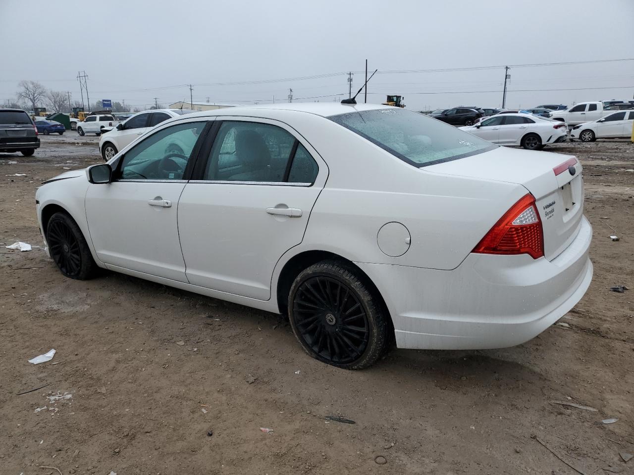 2010 Ford Fusion - Image 2