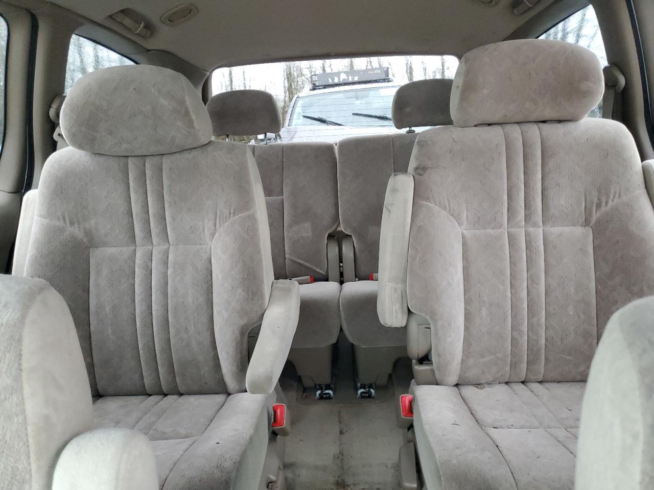 2000 Toyota Sienna - Image 10