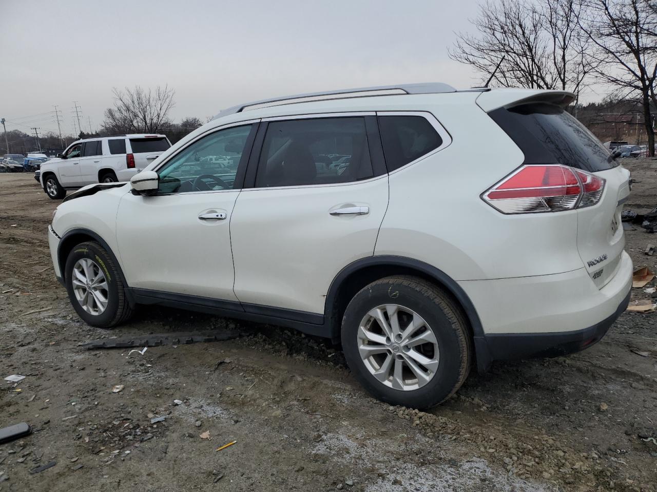 2016 Nissan Rogue - Image 2